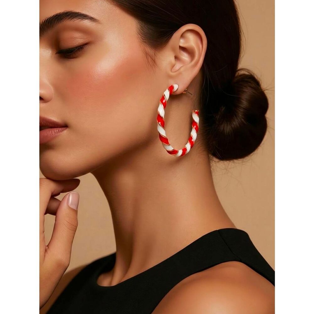 ☔️🔹️NIB Red & White Striped Lightweight Hoop Earrings